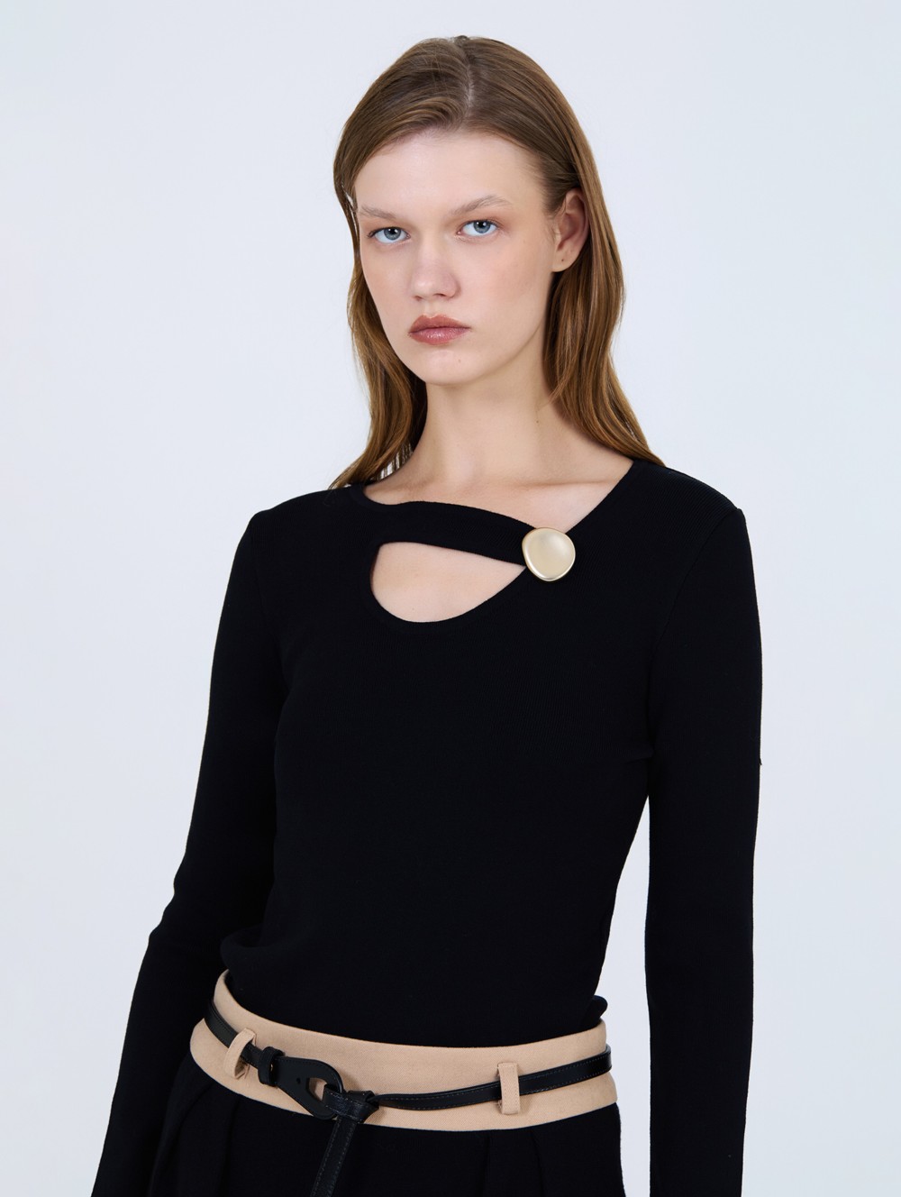 Buttoned neckline sweater