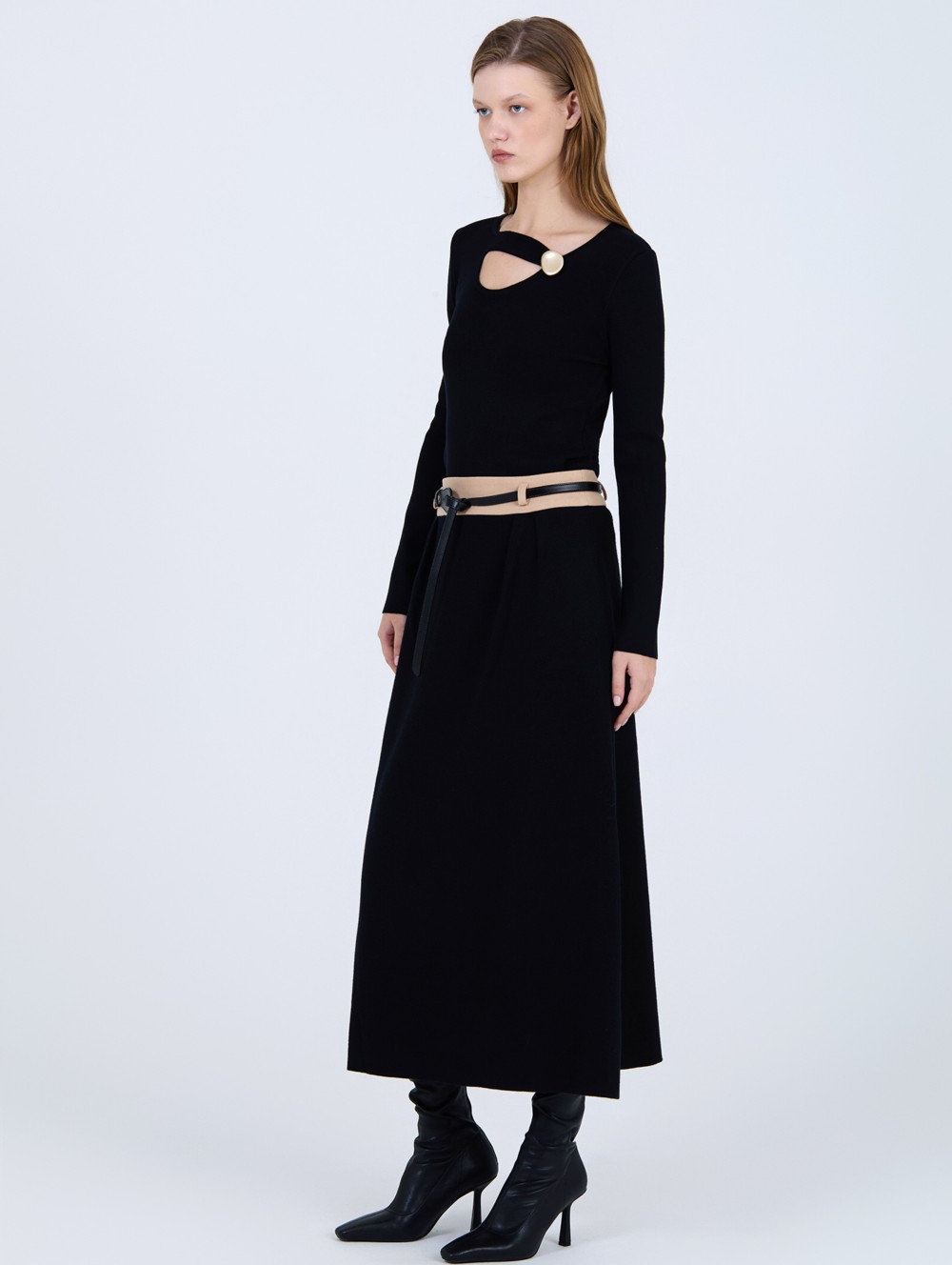 Buttoned neckline sweater 2