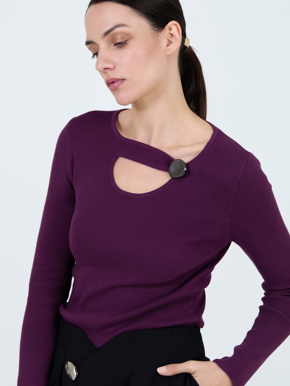 Pull à encolure avec bouton 3