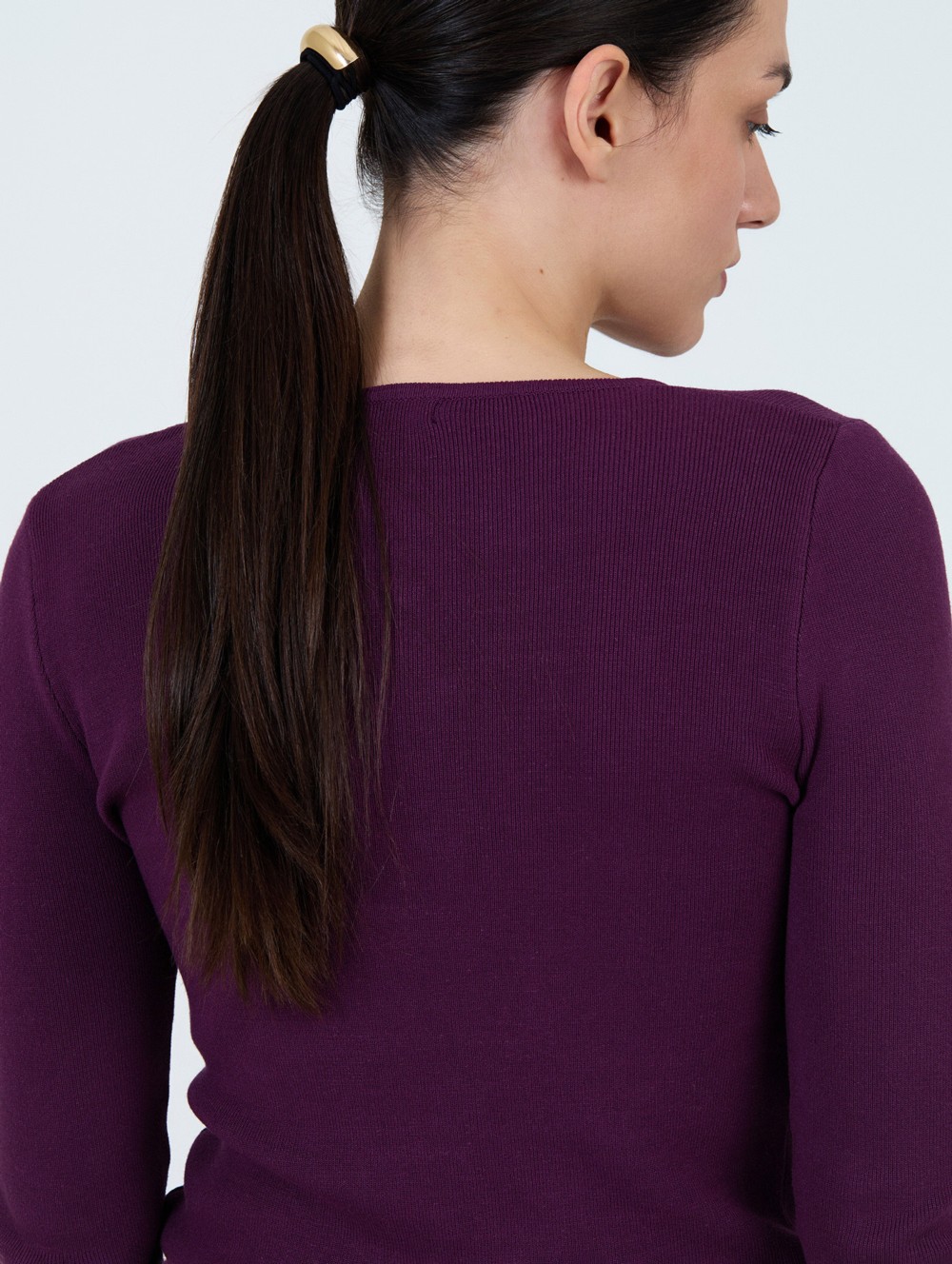 Pull à encolure avec bouton 1