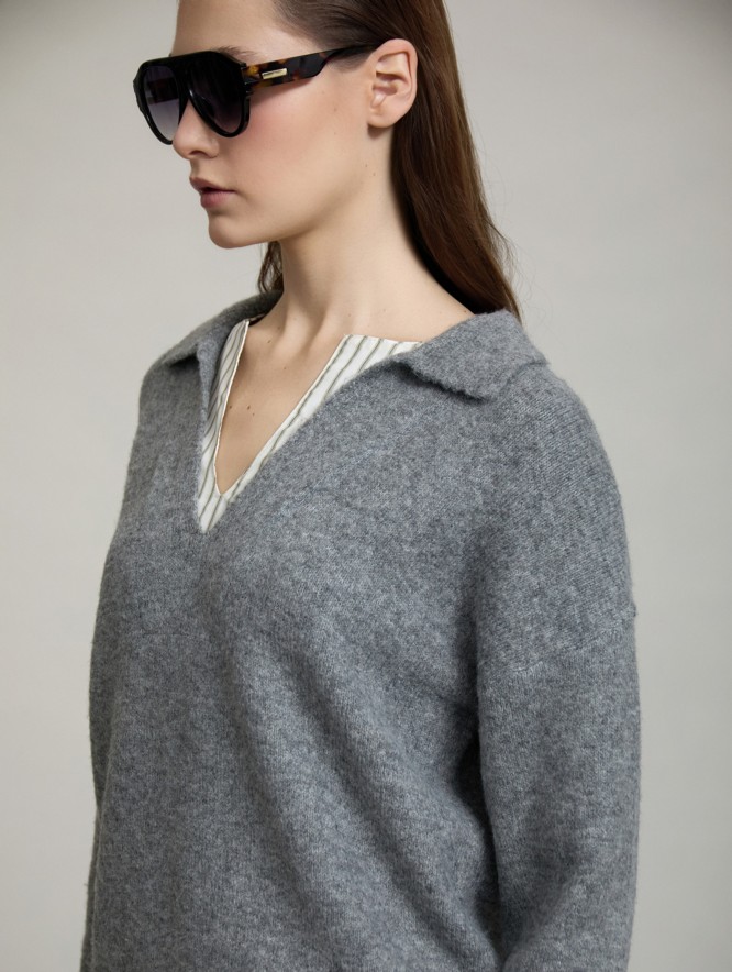 Sweater with striped poplin contrast