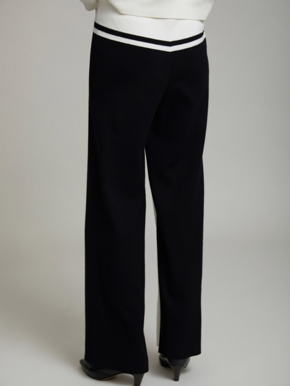 Bicolor knit trousers
