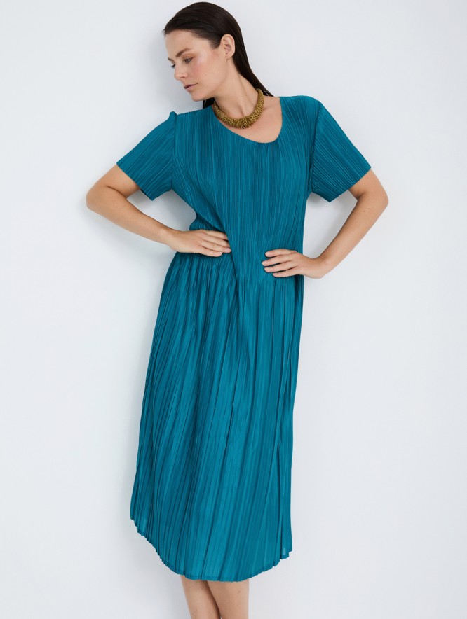 Non-iron fabric dress