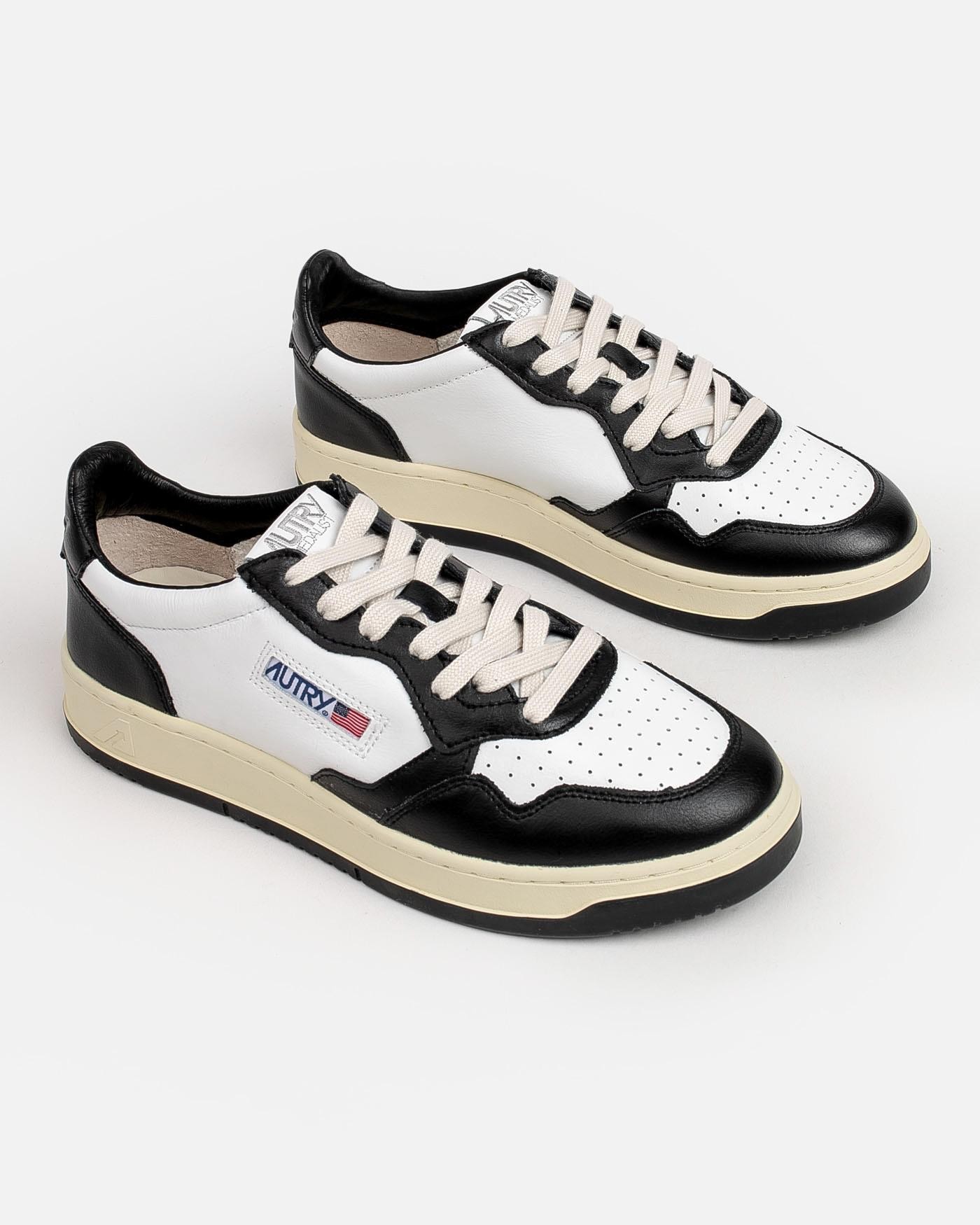 autry-zapatillas-aulm-wb01-sneakers-black-white-negras-4