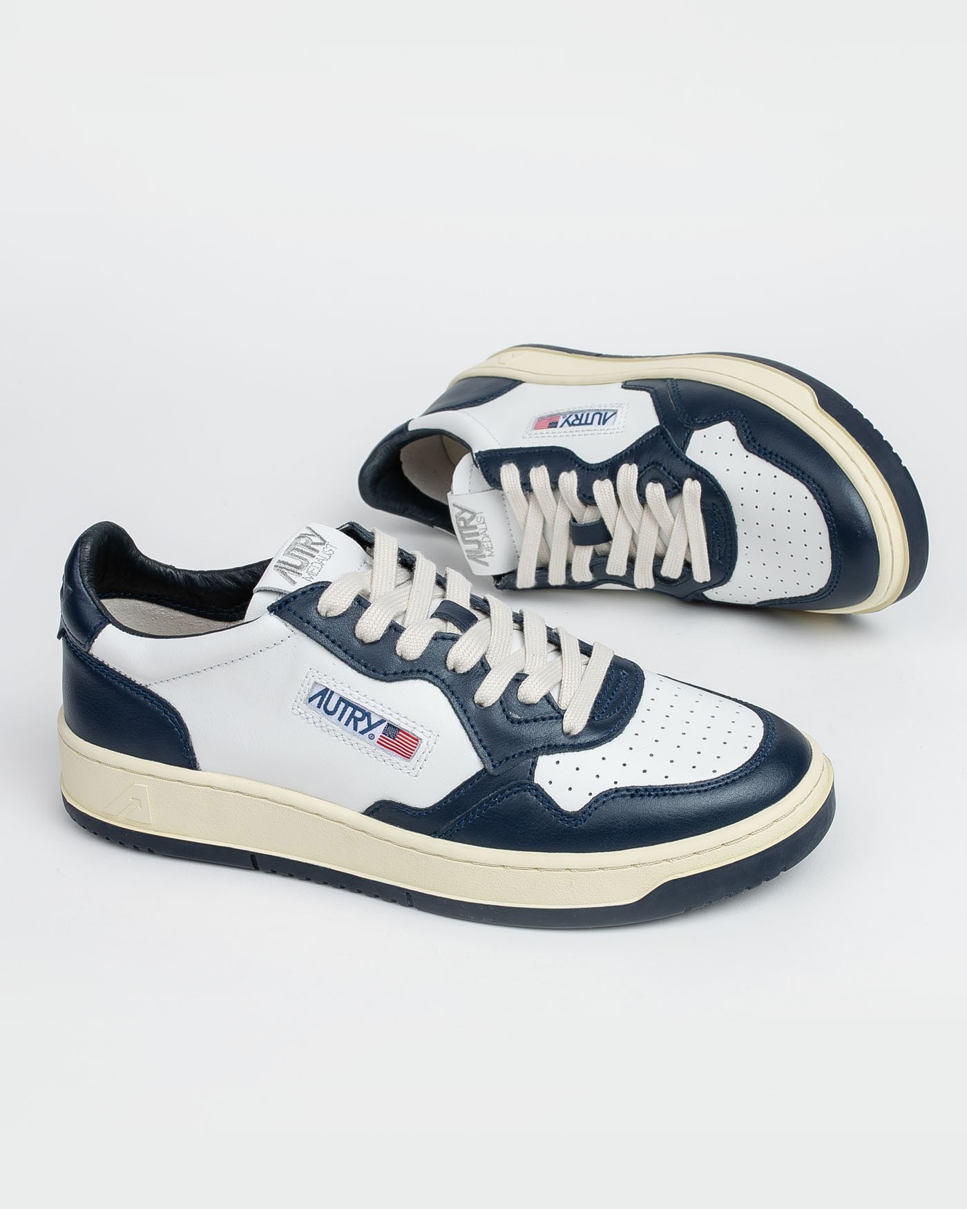 autry-zapatillas-low-sneakers-aulm-wb04-white-navy-blanco-azul-marino (4)