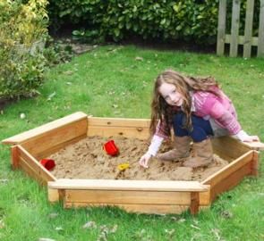 Sorral Hexagonal de fusta amb 3 sients