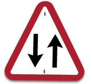 Senyal de perill per circulació en els 2 sentits