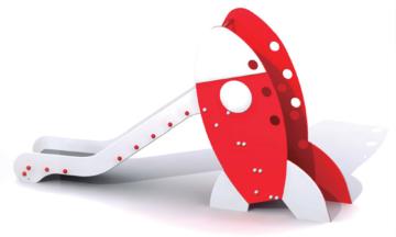 Tobogan grande de uso público en forma de cohete.