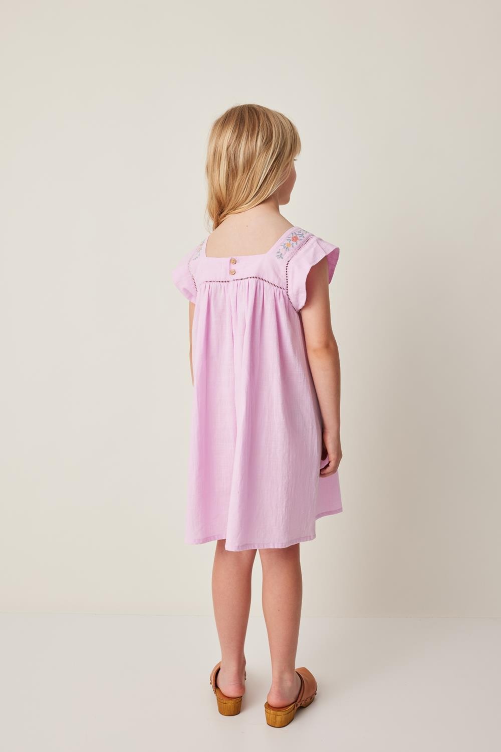 VESTIDO BORDADO FLORES BOLSILLOS 1