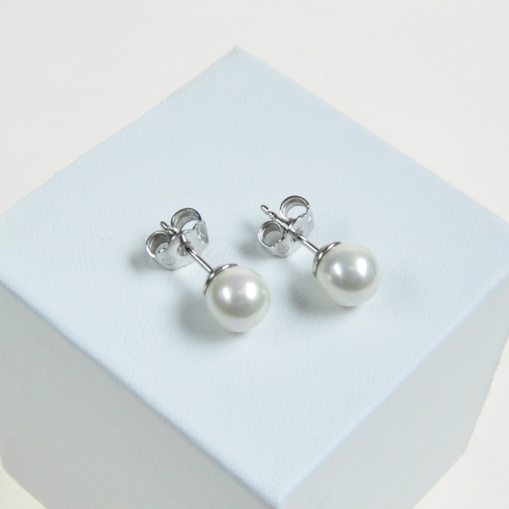 Pendientes clásicos con perlas de 6 mm. Elíga el color!