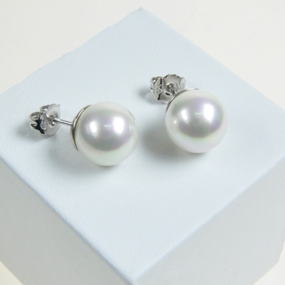 Klassische Ohrstecker mit 10 mm Perlen. Wählen Sie Ihre Farbe!