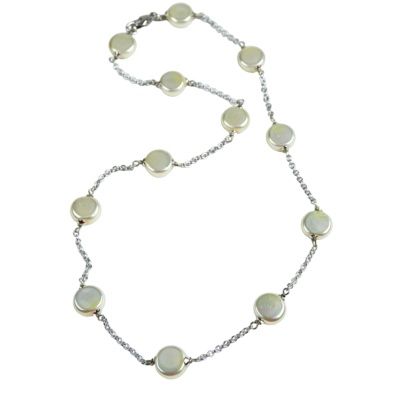 Silberkette mit flachen Perlen