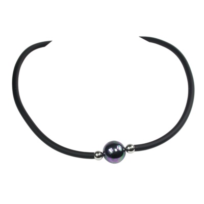 Rubber Necklace with a 14 mm black Pearl
