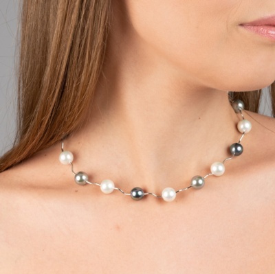 Silver necklace with pearls 2