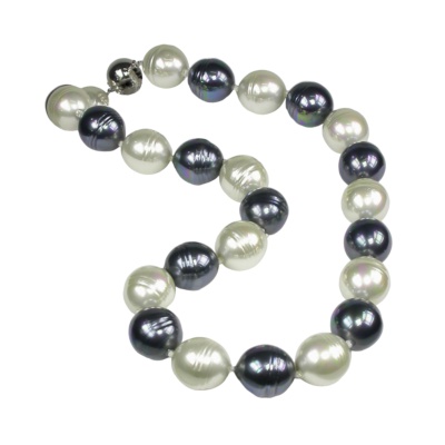 Klassische Perlenkette mit Barockperlen