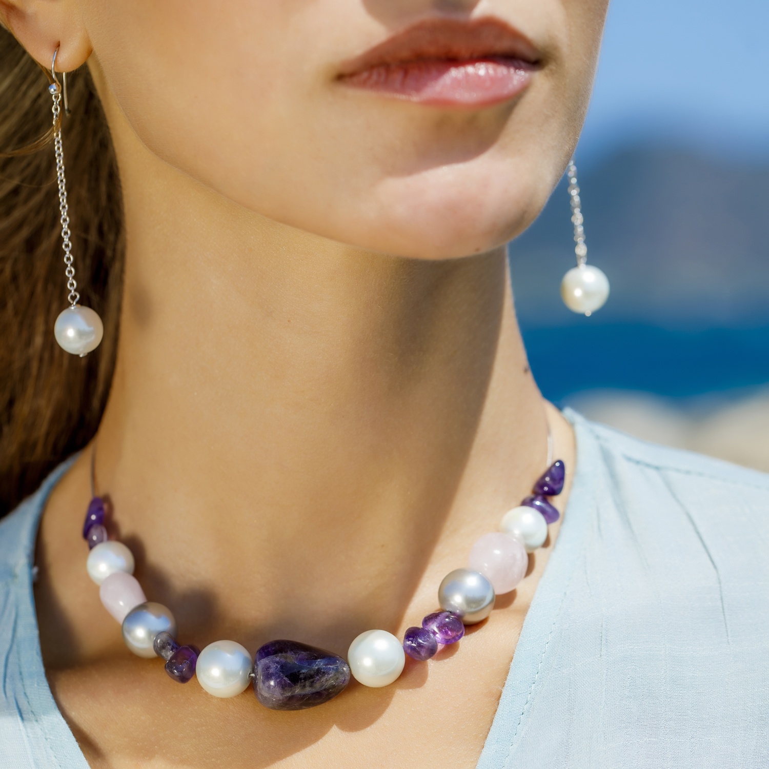 Necklace with pearls and natural stones 2