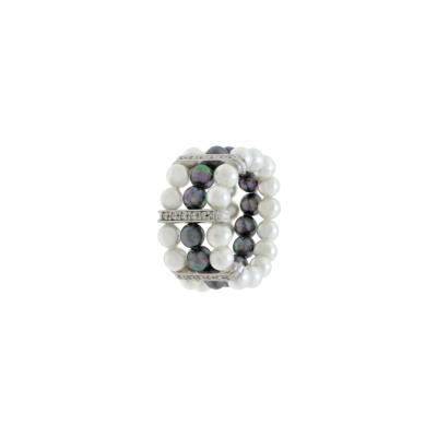 Black and white pearl ring