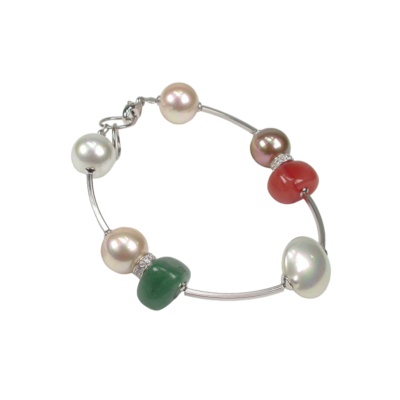 Bracelet white pearls and stones