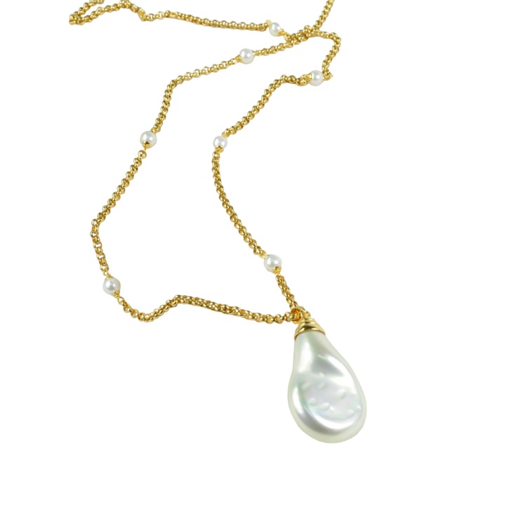 Teardrop shaped pendant on chain