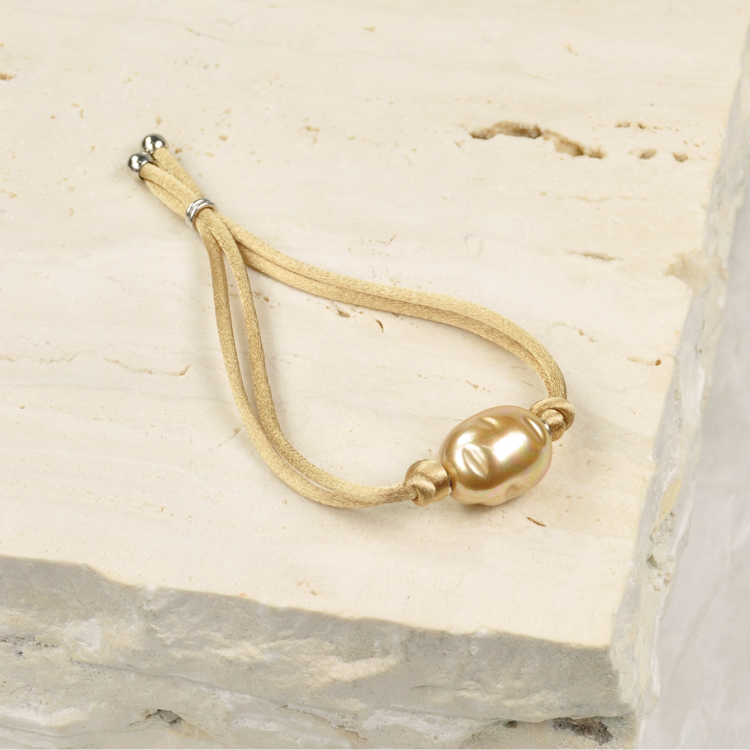 Kordelarmband mit Barockperle 1
