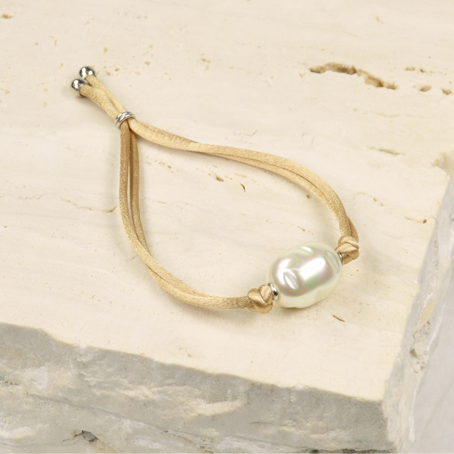 Kordelarmband mit Barockperle 1