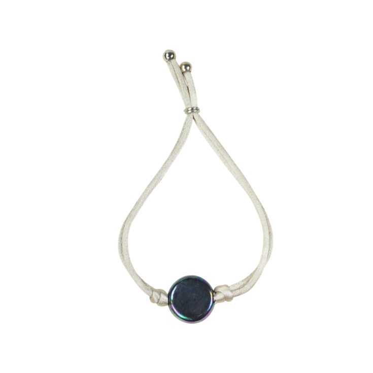 Kordelarmband mit weißer Perle