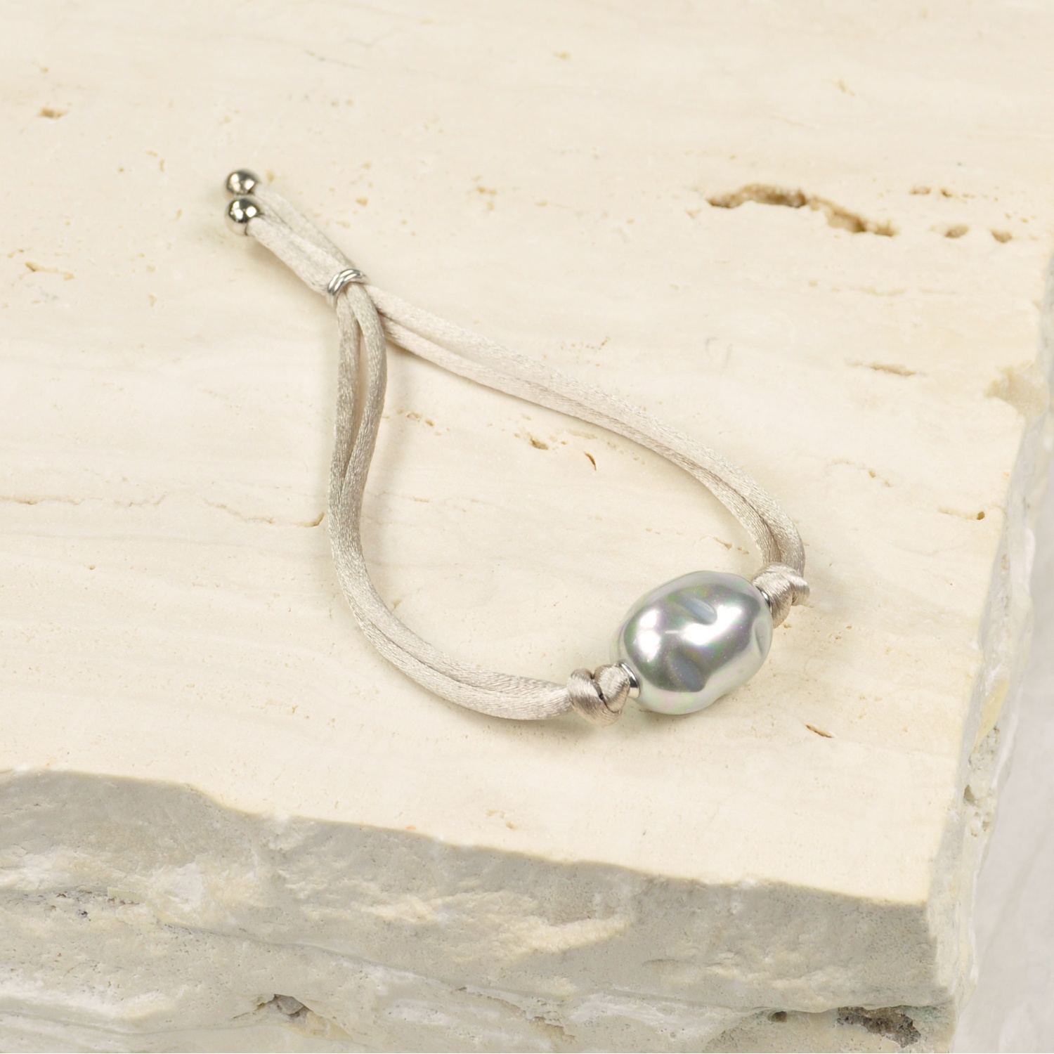 Kordelarmband mit Barockperle 1