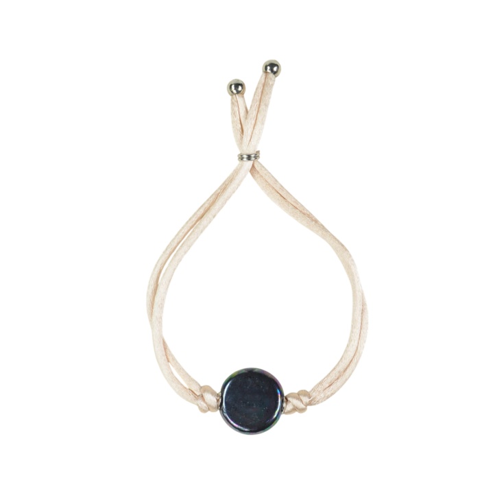 Kordelarmband mit weißer Perle