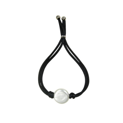 Kordelarmband mit weißer Perle