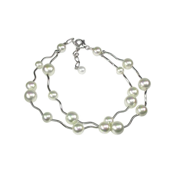 Bracelet in White Pearls