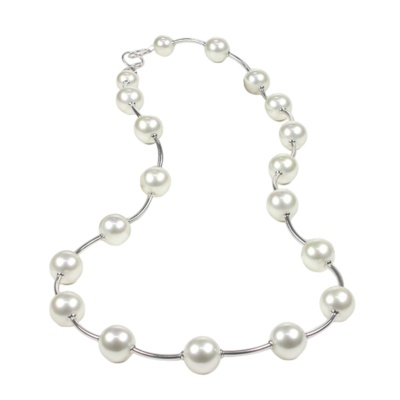 Silberkette mit Perlen