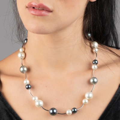 Kette kombiniert 10mm und 14mm Perlen in Weiss, Grau und Schwarz 3