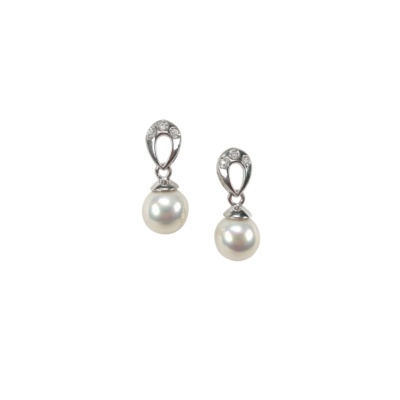Pendientes adorables de plata de ley con perlas de 7 mm. y Circonitas.