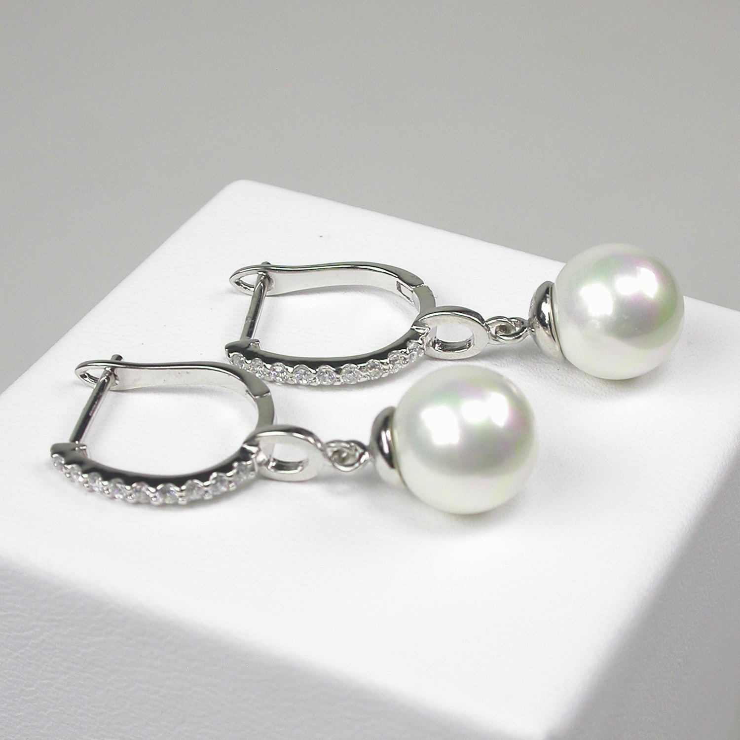 Silver Pearl Earrings 1