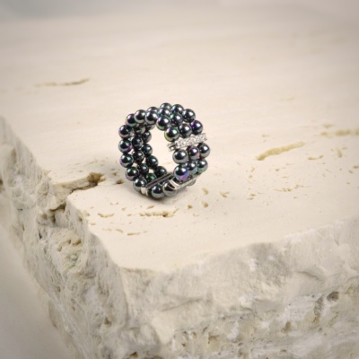 Ring mit schwarzen Perlen passend für alle Grössen 1