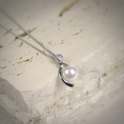 Silver Pearl Pendant 1