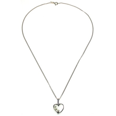 Heartshaped Silver Pendant with white Pearls