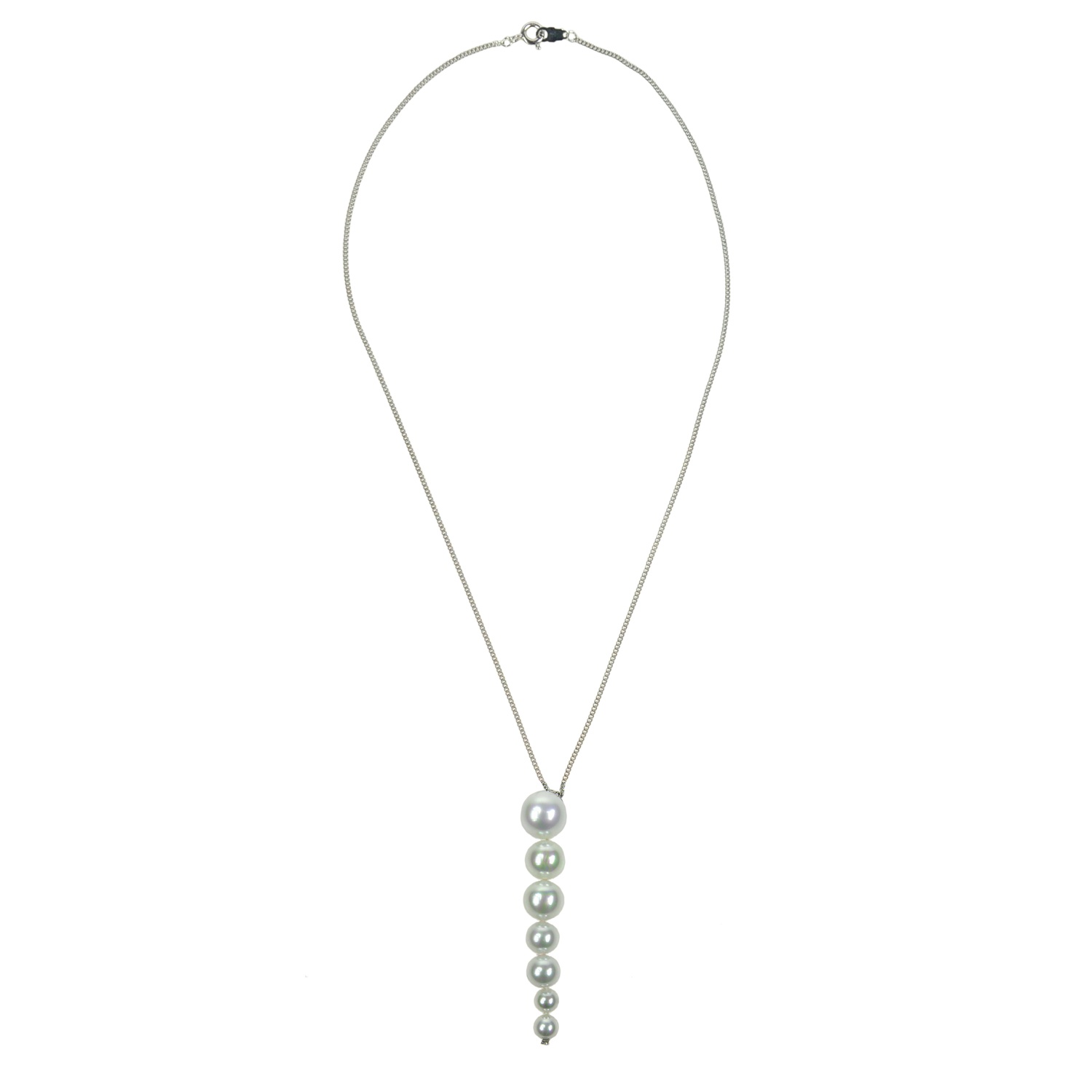 Classic Pendant with diminishing pearls