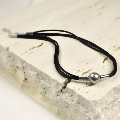 Silk cord Necklace with a grey pearl. 1