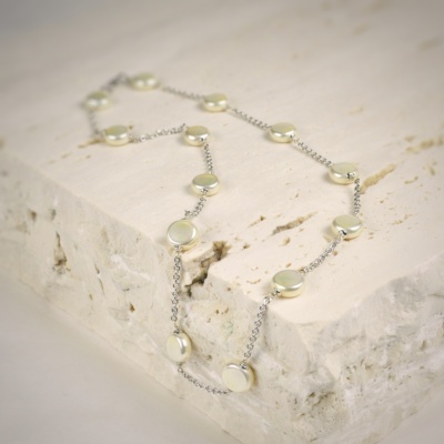 Silberkette mit flachen Perlen 2