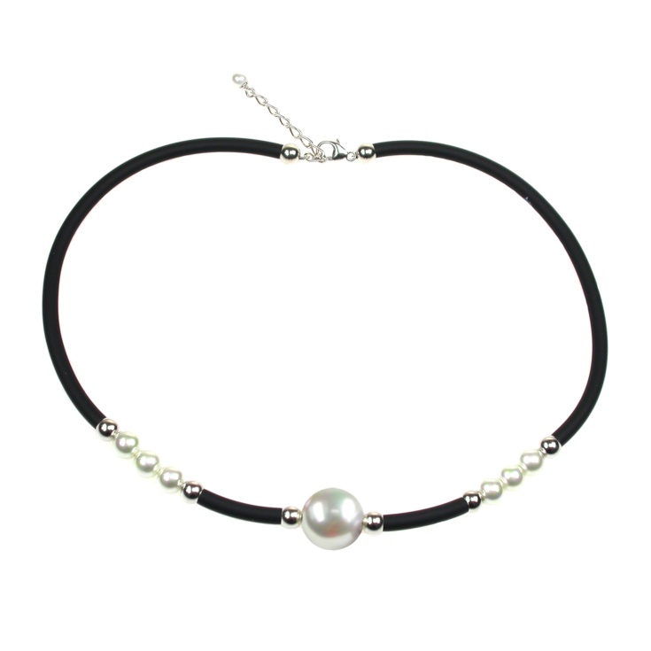 Rubber Necklace with pearls
