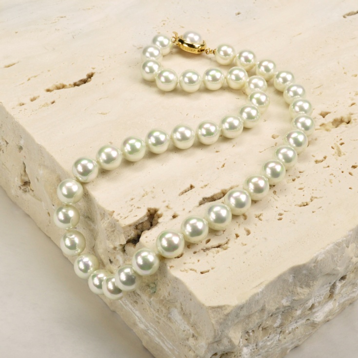 Classic 10 mm. pearls necklace