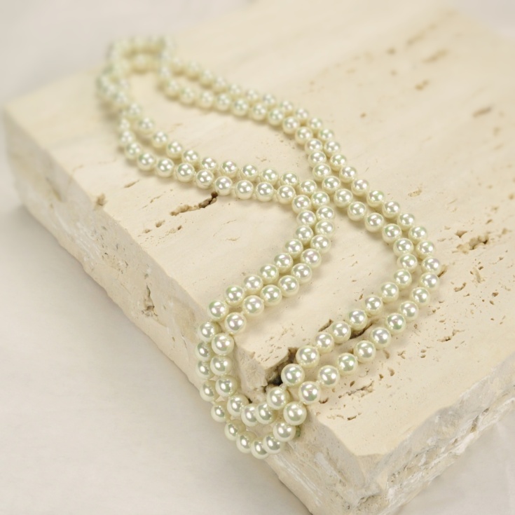Klassische Perlenkette mit Perlen in 8 mm. Ohne Verschluss.