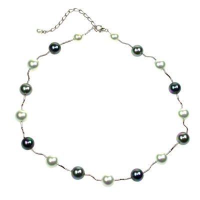 Silver necklace with pearls 1