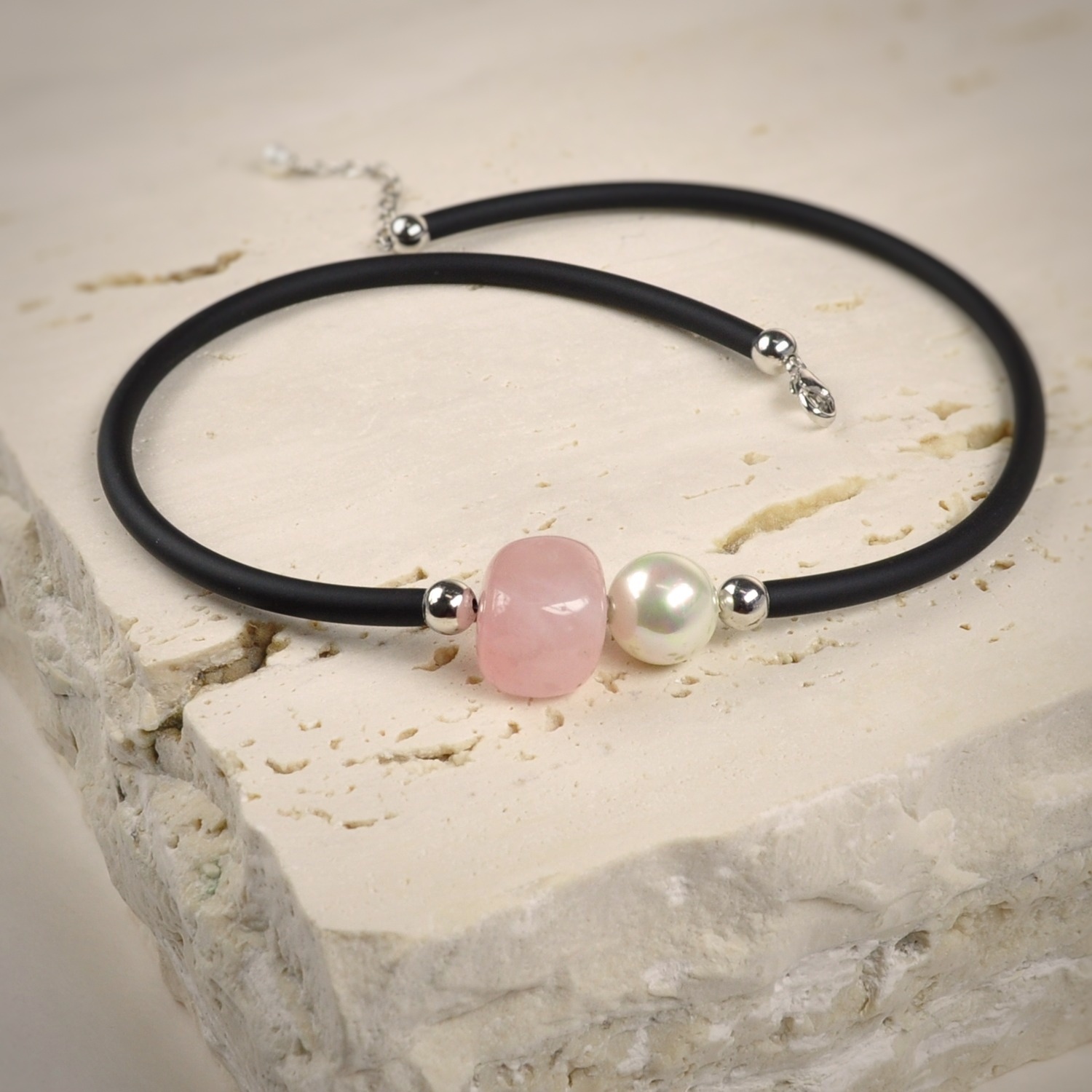 Rubber Necklace with Pearl and Rose Quartz 1