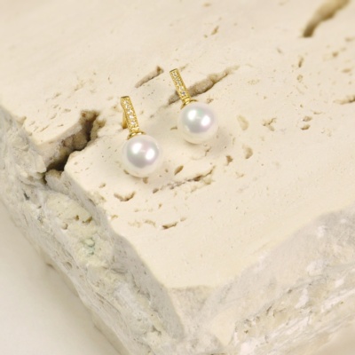 Goldplated Earrings with 9 mm. White Pearls and Zircons 1