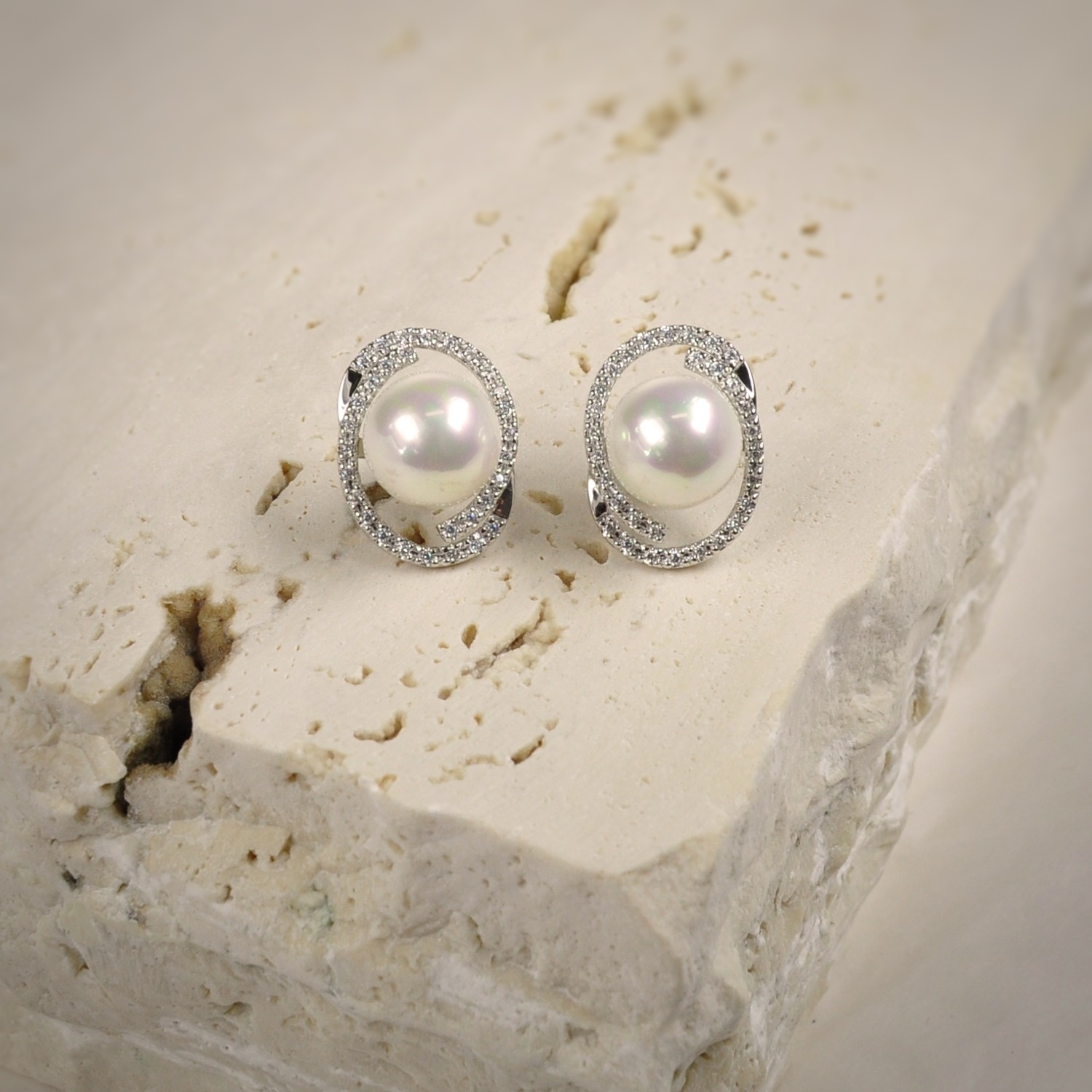 Silver Pearl earrings 2