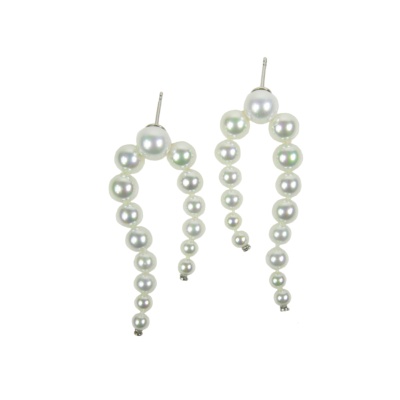 Pendientes clásicos con dos líneas de perlas blancas en disminución