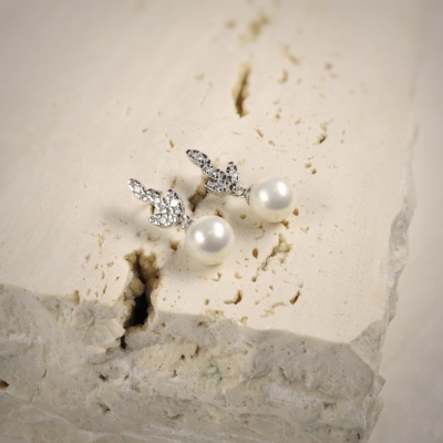 Silver Earrings with Pearls. 2