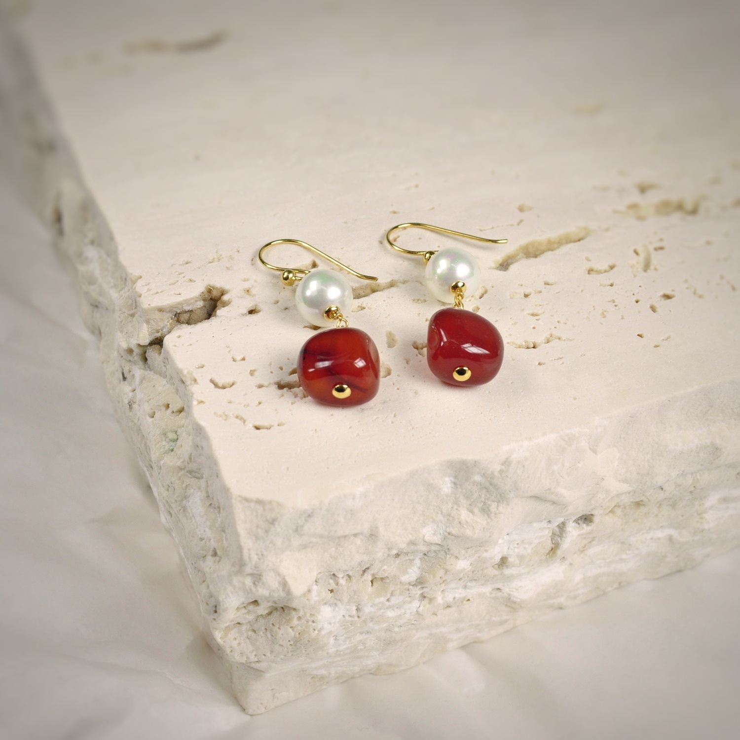 Pearls earrings with carnelian stones 1